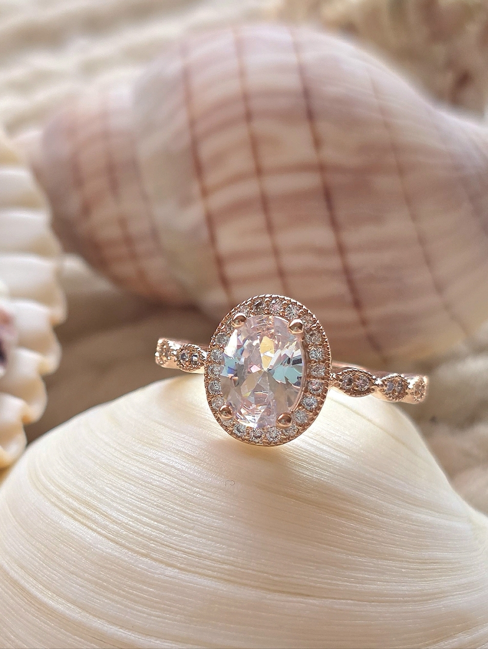 🍒NEW🍒 Rose Gold Oval Halo Solitaire Ring